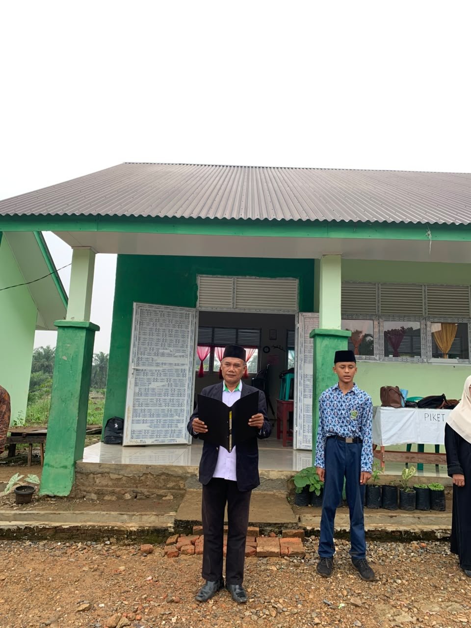 Peringatan Hari Santri 2026 di MTsN 1 Padang Lawas Utara Berlangsung Khidmat